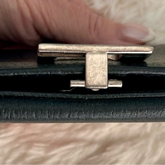 GUCCI Black Lambskin Trifold Long Wallet with Silver G Clasp Vintage - Picture 8 of 13